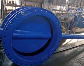 Extension stem flanged butterfly valve